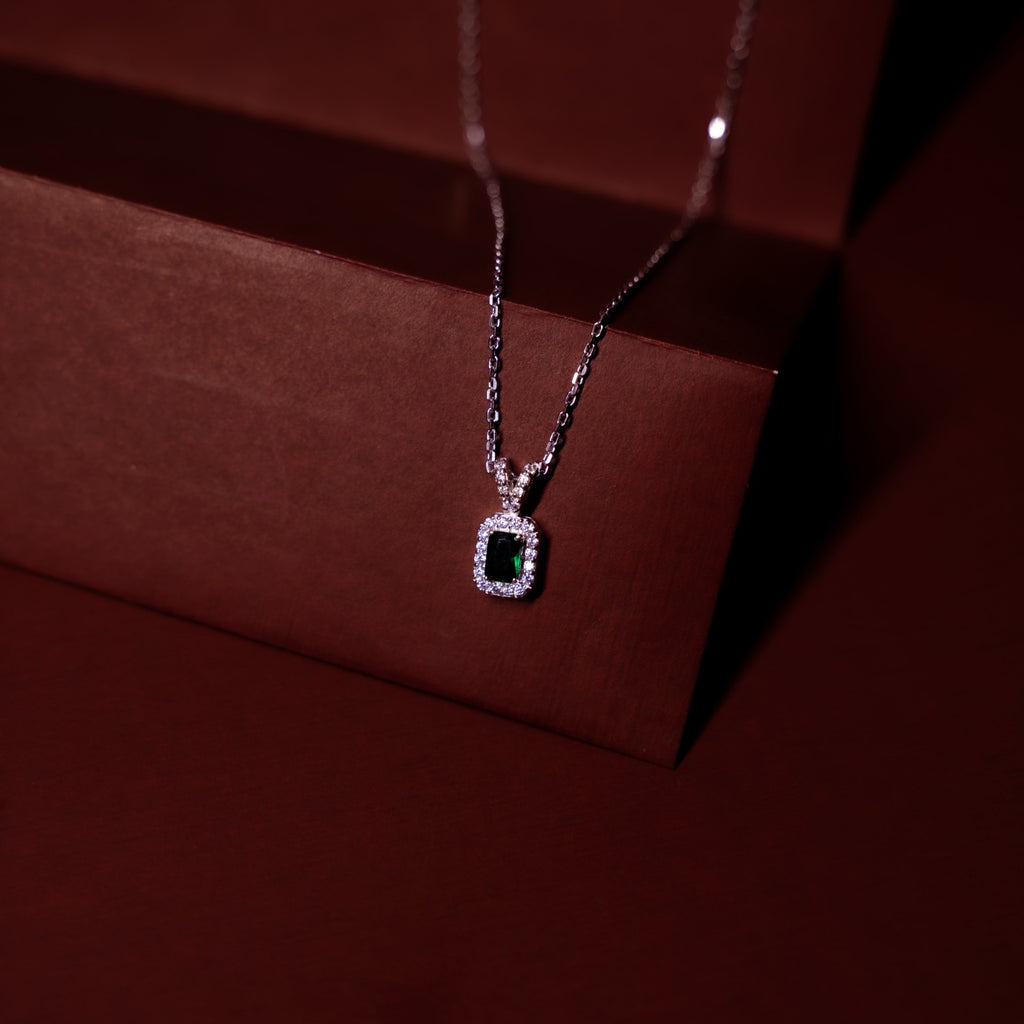 Vireo Emerald Pendant