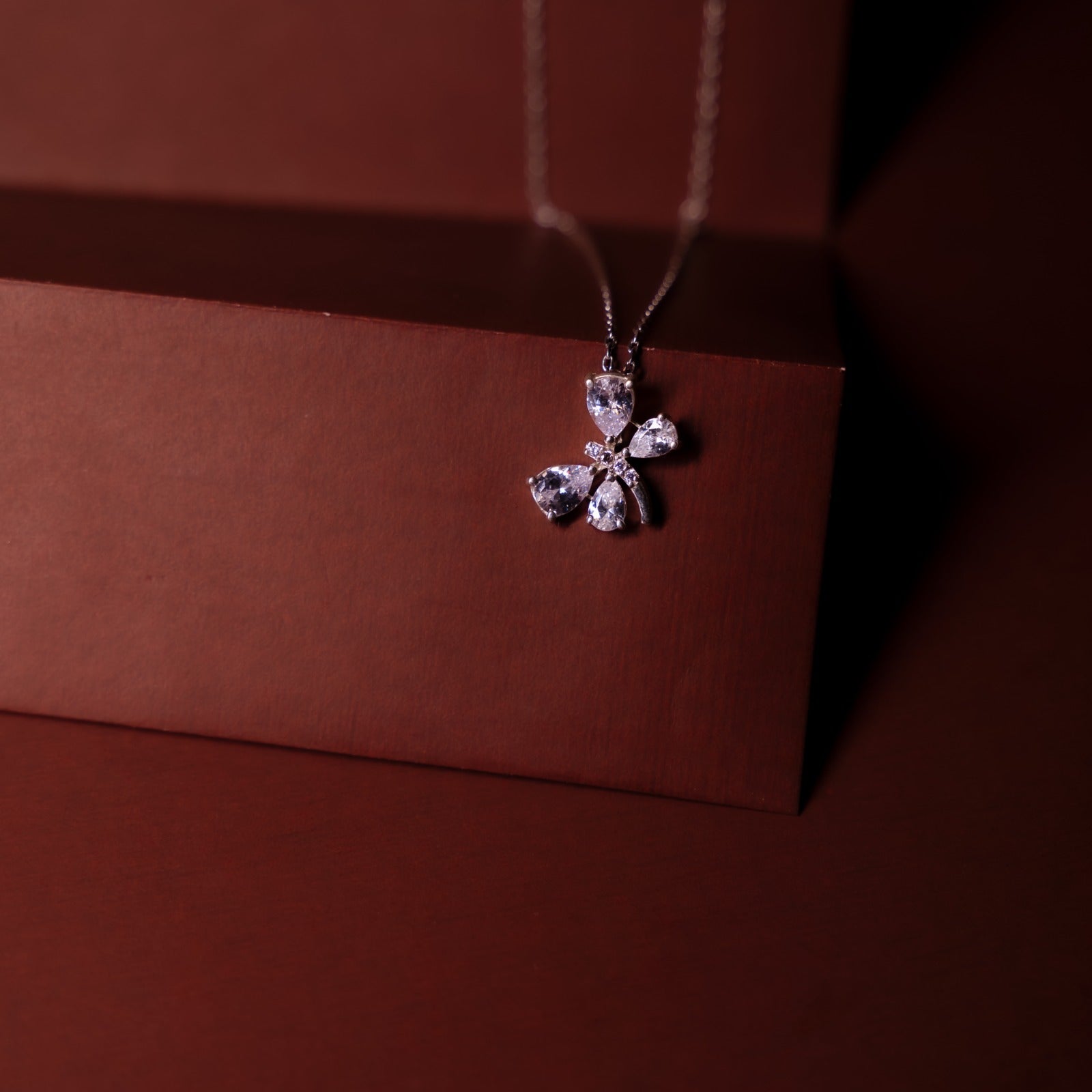 Zephyrwing Pendant(White Butterfly)